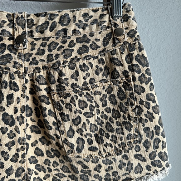 Lili Sidonio x Molly Bracken Cheetah Woven Shorts sz: Med - Picture 6 of 7